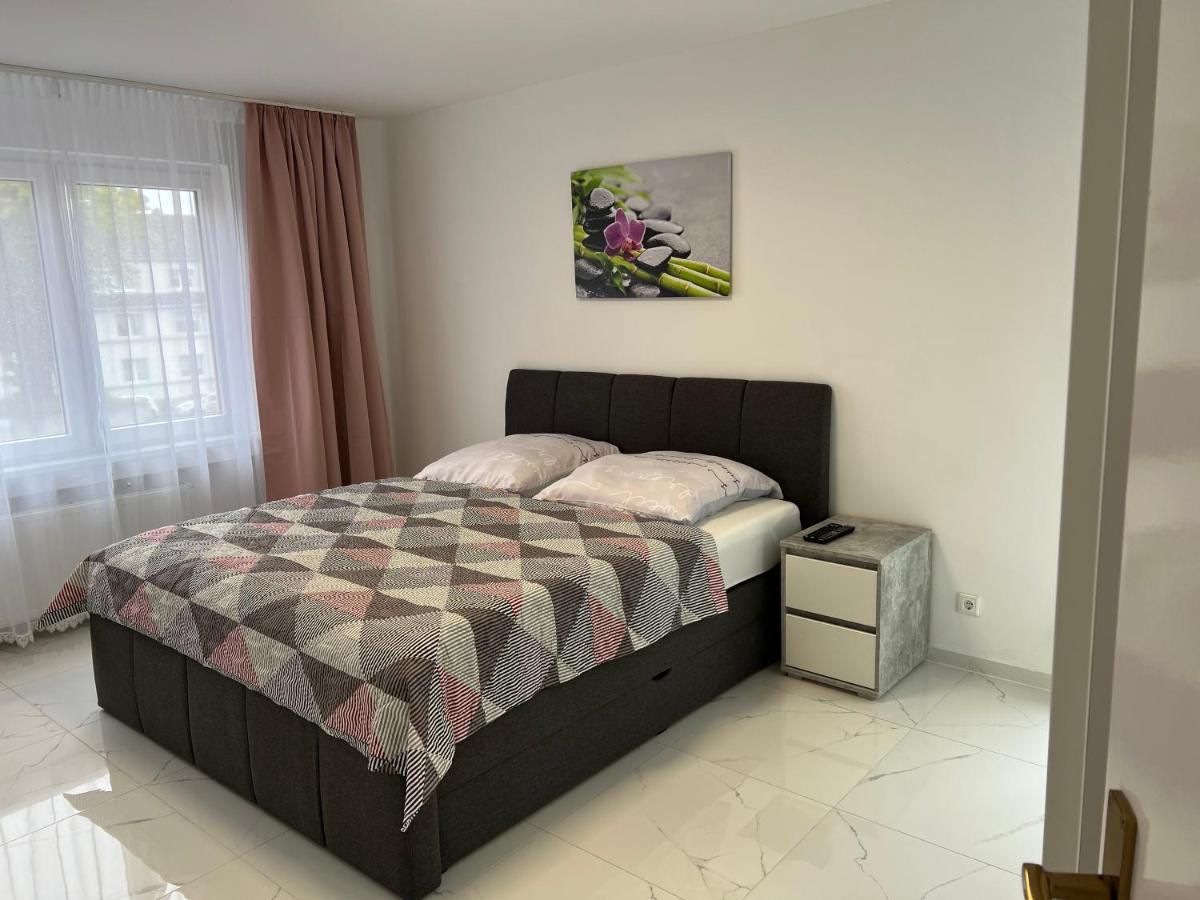 Wunderschoene Ferienwohnung In Solingen-Mitte ภายนอก รูปภาพ